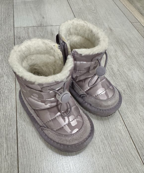 Куртка-комбз вместе с ботинками