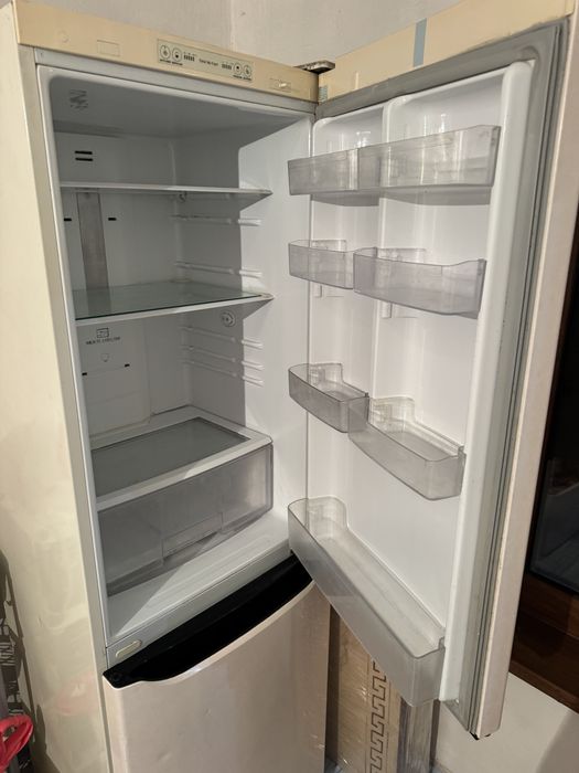 Холодилник LG в отличном состоянии