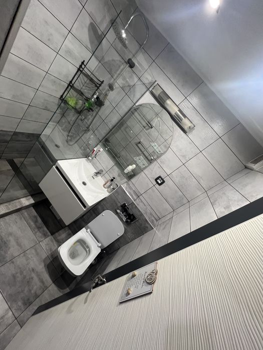 Vand apartament 2 camere renovat cu simț de rǎspundere