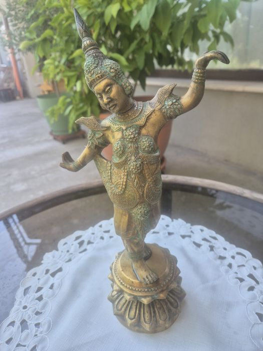 Statuie    din  bronz  masiv
