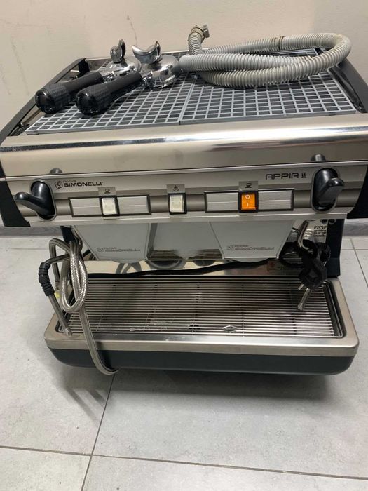 Профессиональная Кофемашина Simonelli Appia II