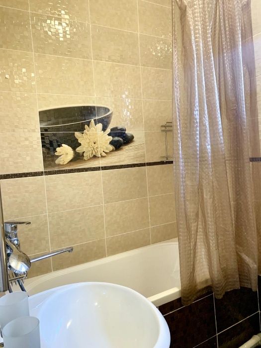 Сдам 2 км. квартиру, в центре