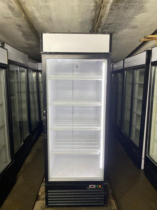 Продам витринные холодильники