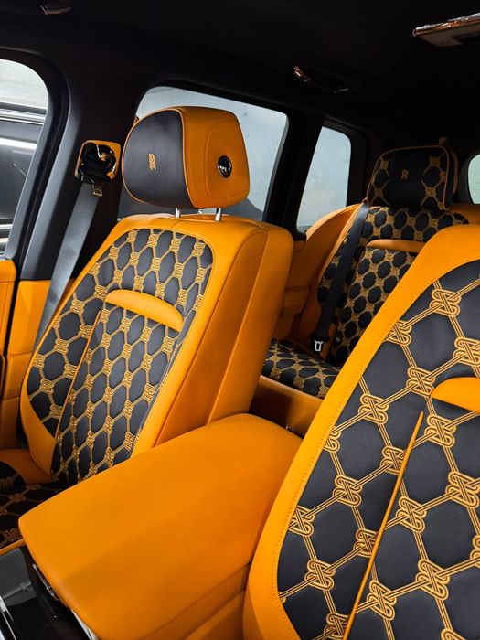 Rolls Royce Cullinan Black Badge 2026
Gucci seats

2026 model

Sotuvda