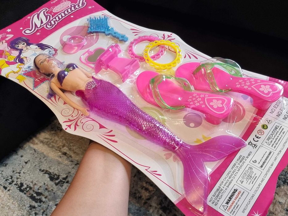 Papusa Barbie sirena cu accesorii si saboti fetite