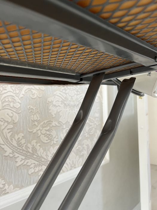 Продаётся утюг с гладильной доской