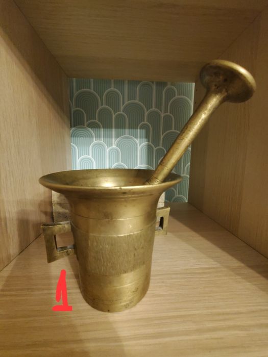 Mojar cu Pistil (2 modele vechi din bronz), rasnita veche alama