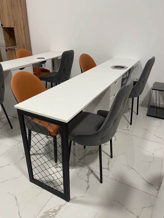 Продам маникюрные столы