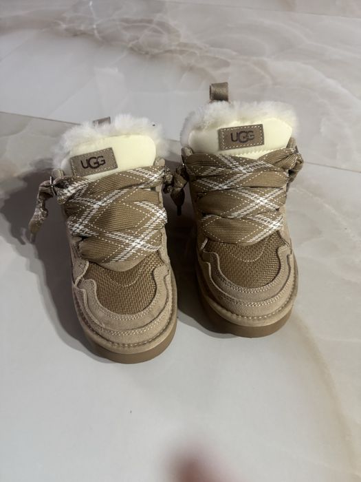 Угги 38 размер, очень теплые.