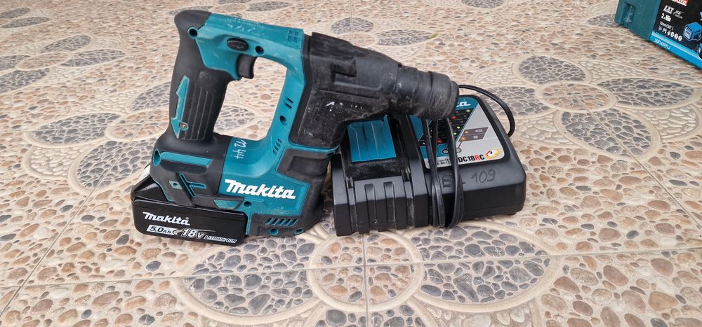 перфоратор Makita DHR171