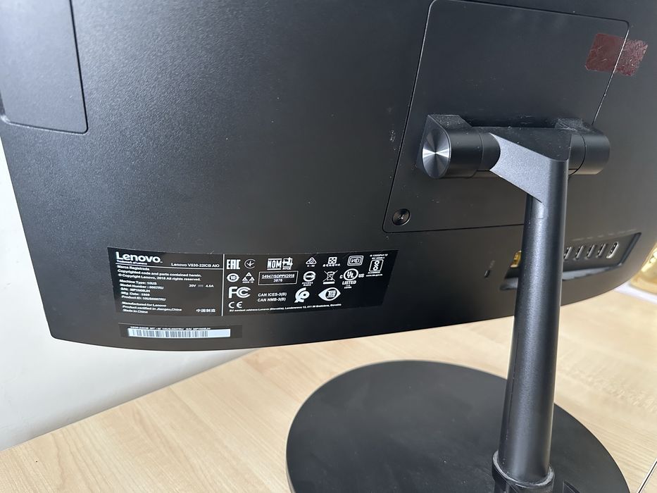 Моноблок Lenovo V530-22ICB AIO