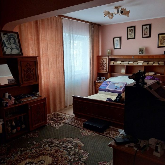 Apartament 4 camere et 1