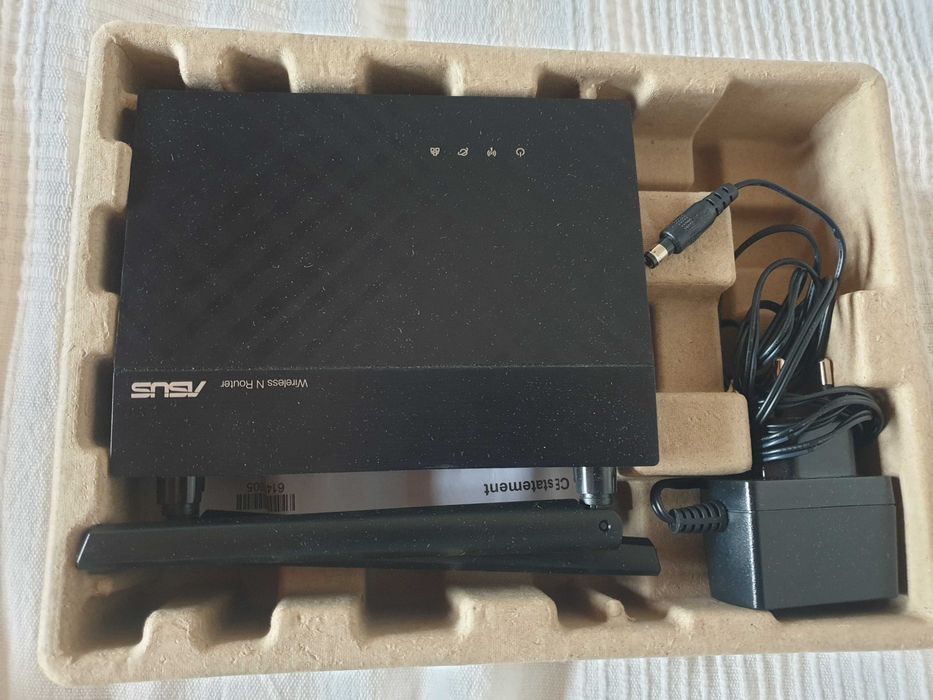 ASUS RT-N12+ Wireless N300 3-in-1 Wi-Fi Router