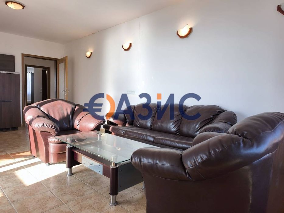 Апартамент с 2 спални в жилищна сграда на първа линия, Паркомясто, без