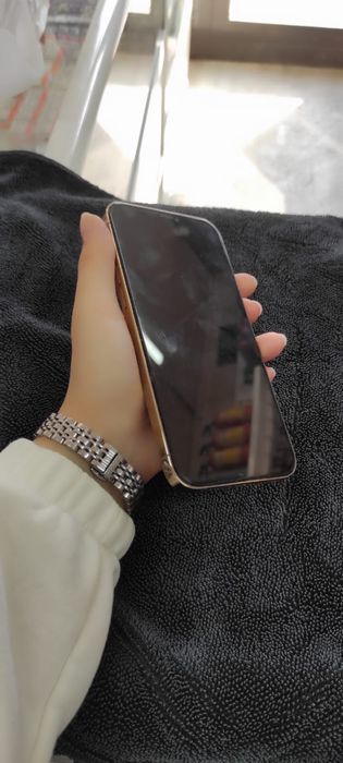Срочно продам iPhone 12 pro max