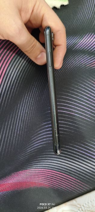 Продам iPhone XR