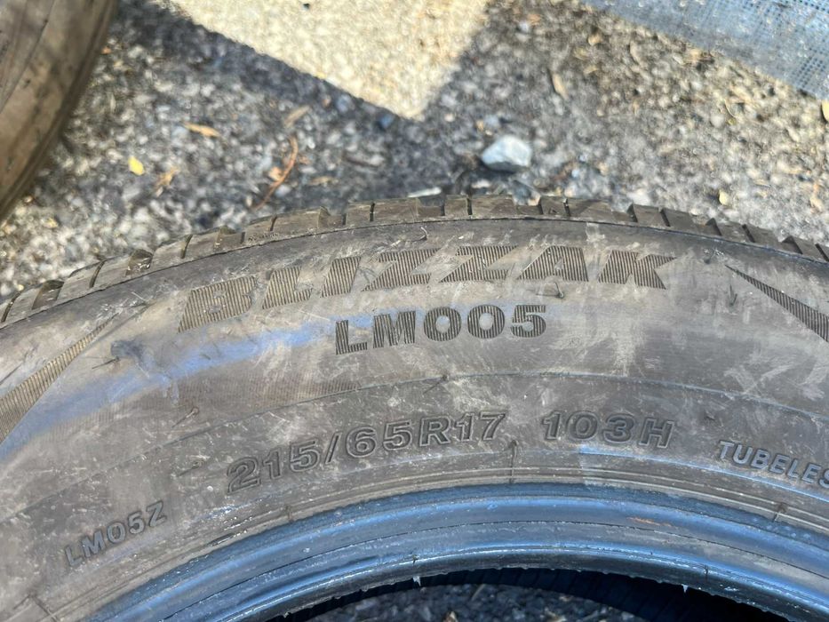 зимни Ггуми BRIDGESTONE  215/65/17 с ДОТ 38/2022г