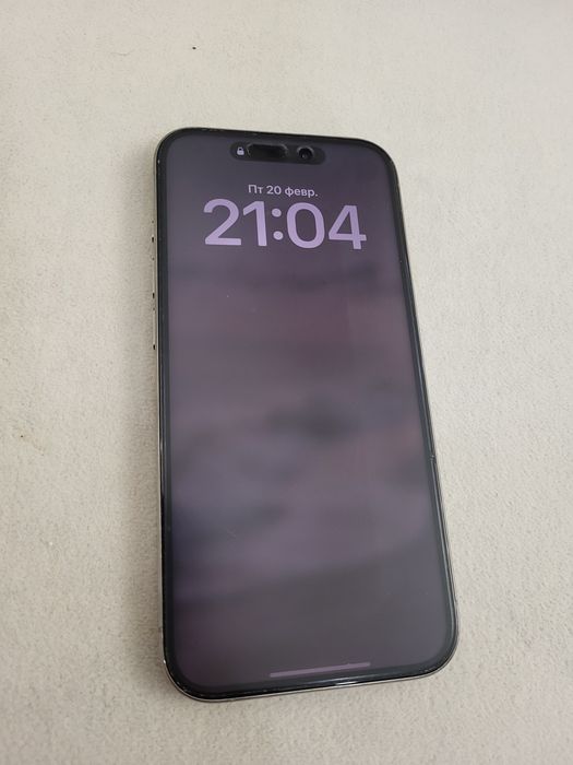 Iphone 15 pro.  256 GB. 82%