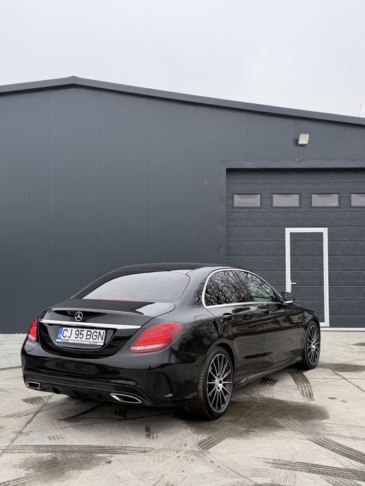 Mercedes Benz C250 2.0 Benzina (211 cp) 128.300KM