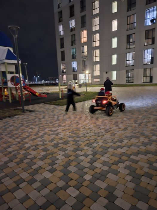 Продам детскую машину