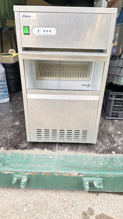 Masina gheata Arctic