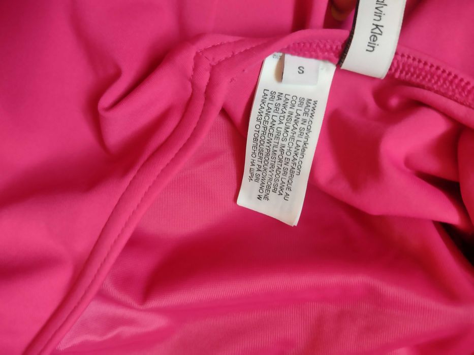 Calvin Klein цял бански в циклама