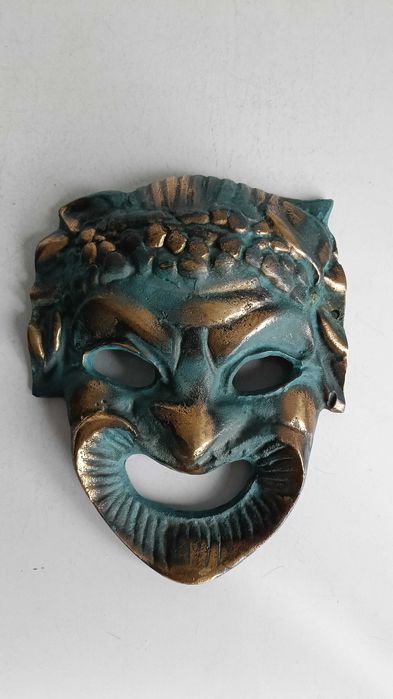 Бронзова маска на сатир