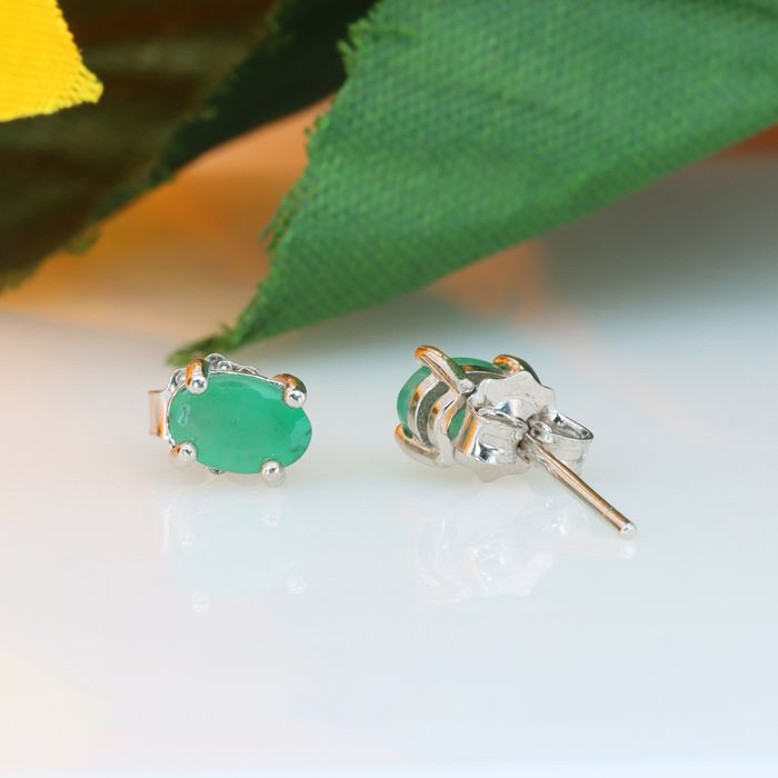 Сребърни обеци с натурални замбийски Изумруди и сертификат