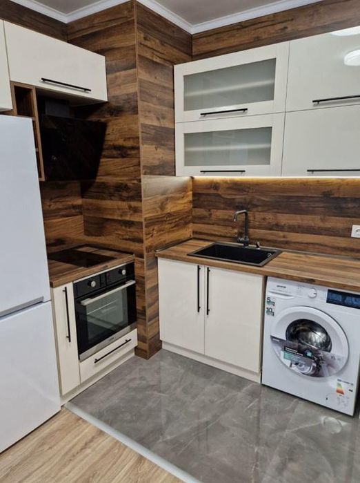 Дава се под наем Двустаен апартамент в София, Младост 4 - 73 кв.м за 698.19 € - Снимка #3