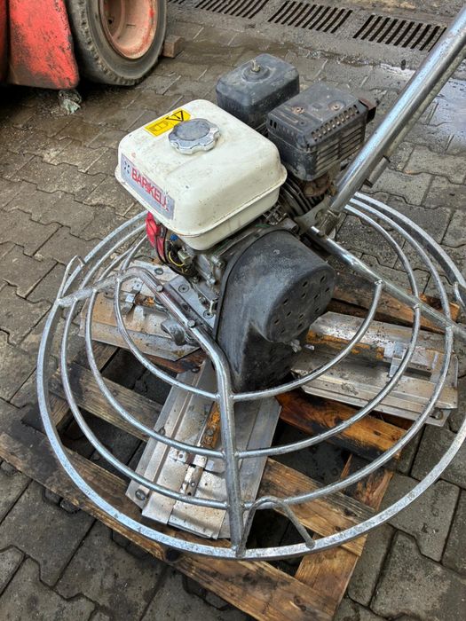 Elicopter pentru finisat beton armat