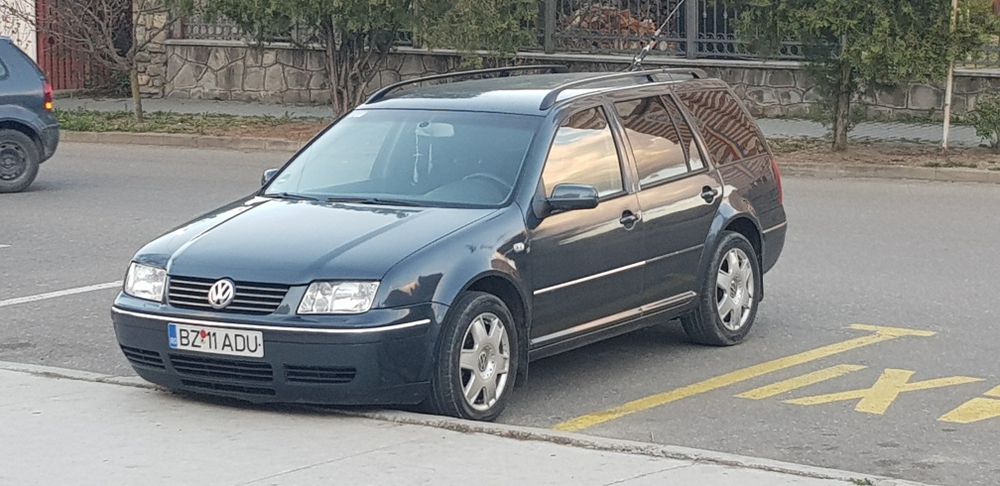 VOLKSWAGEN Bora