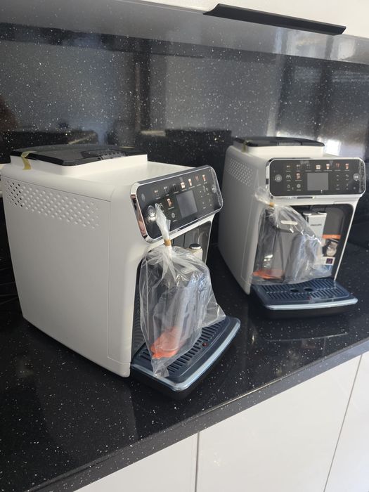 Espressor automat Philips seria 5500 LatteGo