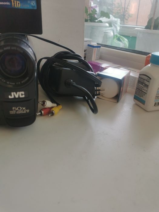 Видео камера японская  JVC