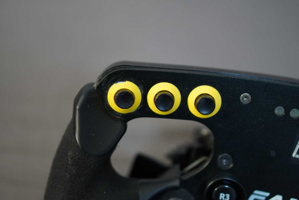 Fanatec V2 base + Clubsport F1 wheel