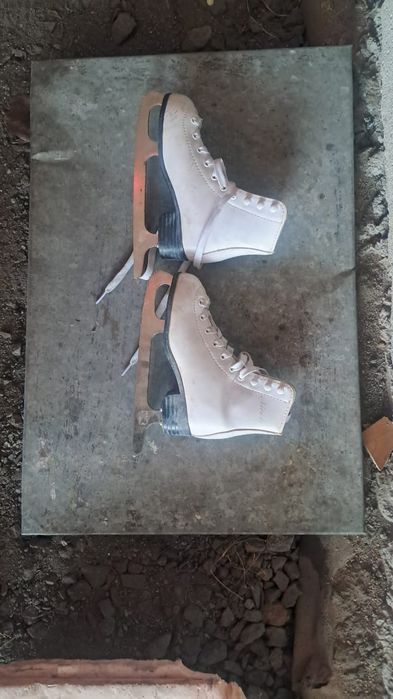 Продам детские коньки