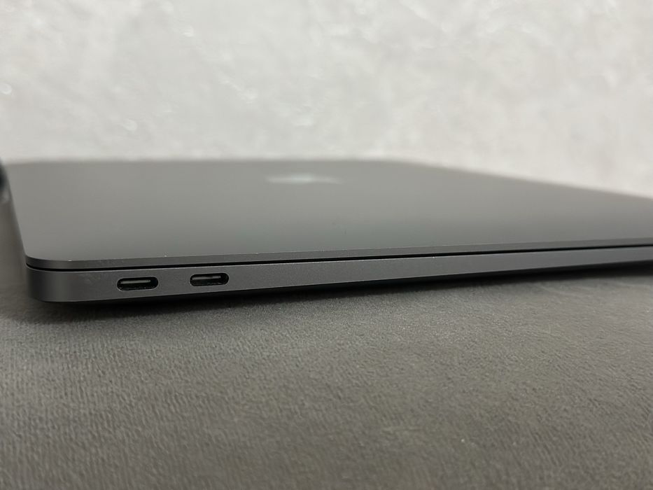 MacBook air 13  2020