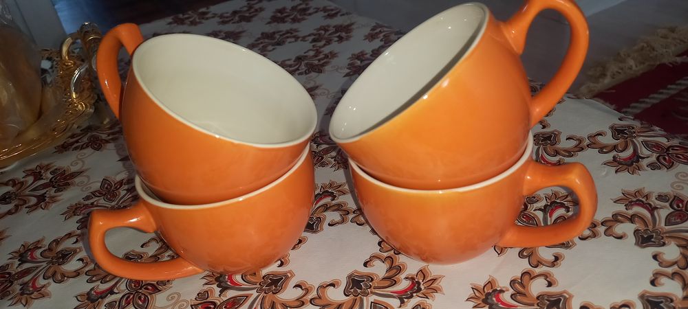 Жер стол сатылады стакандар сатылады .