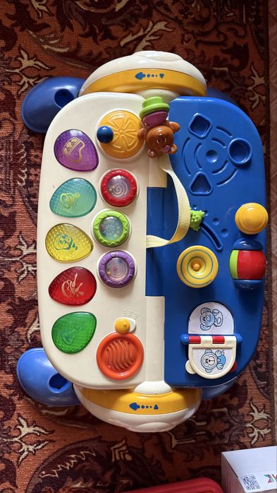 Продам развивающий игровок столик для малышей от 5мес