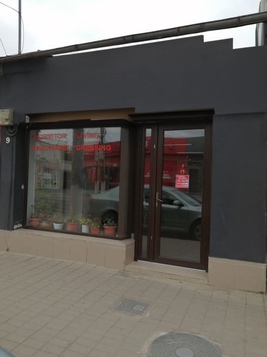 Spațiu comercial central