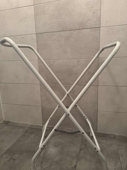 Стойка за бебешка вана