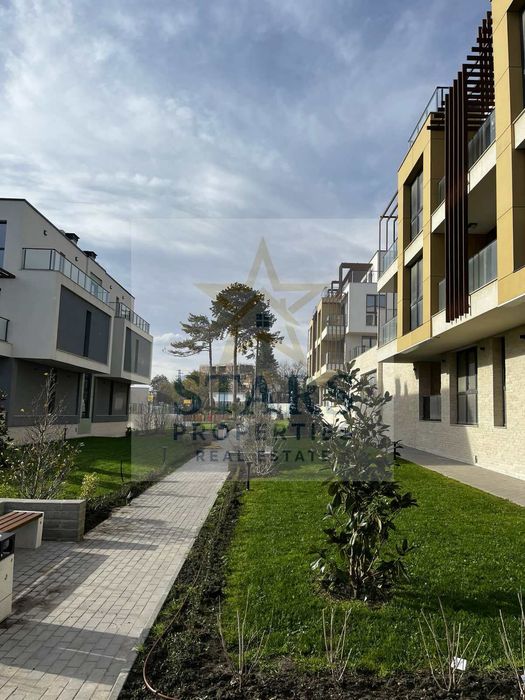 Продава се Тристаен апартамент в Варна, м-т Св. Никола - 159 кв.м за 1363 €/кв.м - Снимка #13