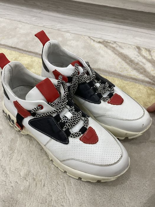 Кроссовки качественные