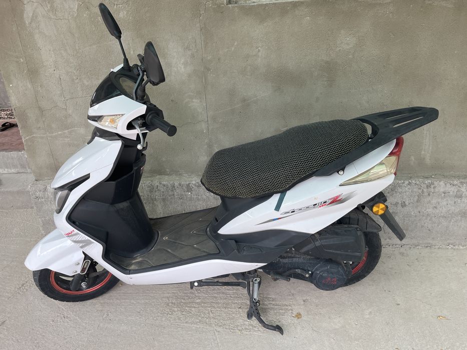 Продам скутер Ми8  600пробек ( новый)