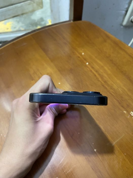 iphone 15 pro , заблокирован мошейниками,