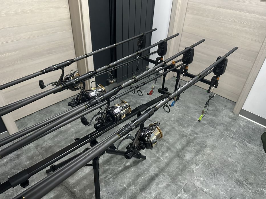 SET Complet Crap 4 Lansete PRO FL Legend + 4 Mulinete Robinhan Adventure TJ 6000- NOU