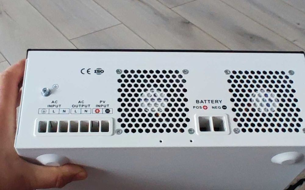 Invertor Solar Hibrid EASUN Upgrade PROTOCOL 2026 cu o singura iesire de 6KW