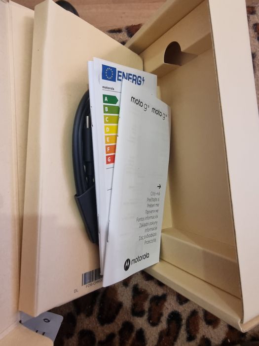 Продавам Моторола G 05