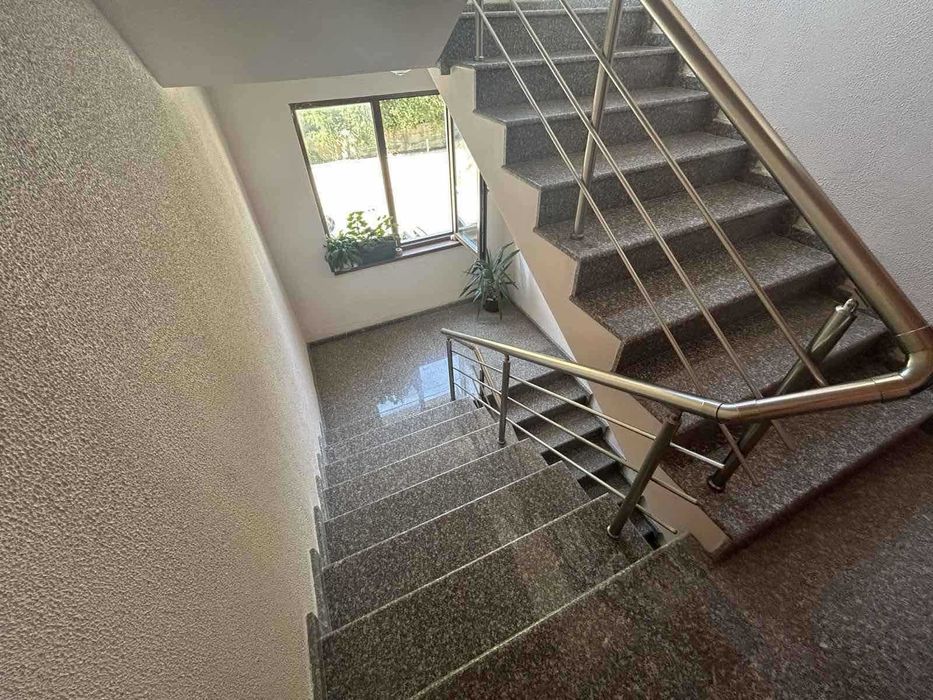 Дава се под наем Двустаен апартамент в Варна, м-т Траката - 77 кв.м за 600 € - Снимка #15