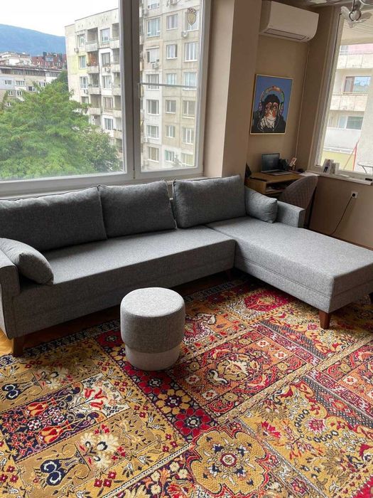 Голям сив Диван с табуретка, Като Нов