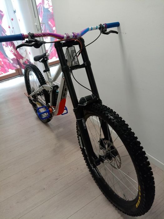 Vând bicicleta Scott gambler 920 2020 downhill, enduro